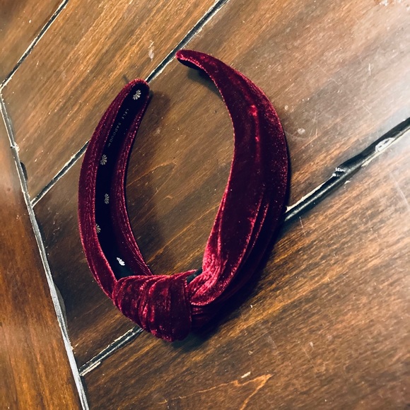 Accessories - NWOT Burgundy Velvet Knot Headband